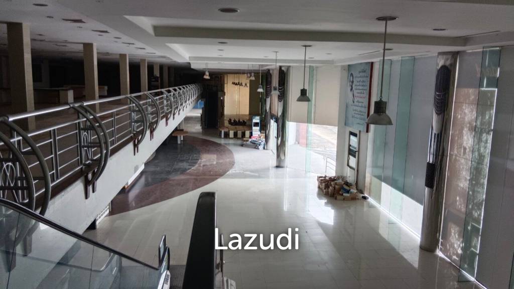 Pink Line Trian Showroom Building for Rent