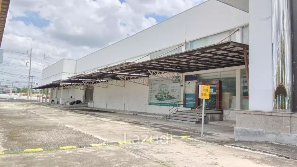 Pink Line Trian Showroom Building for Rent