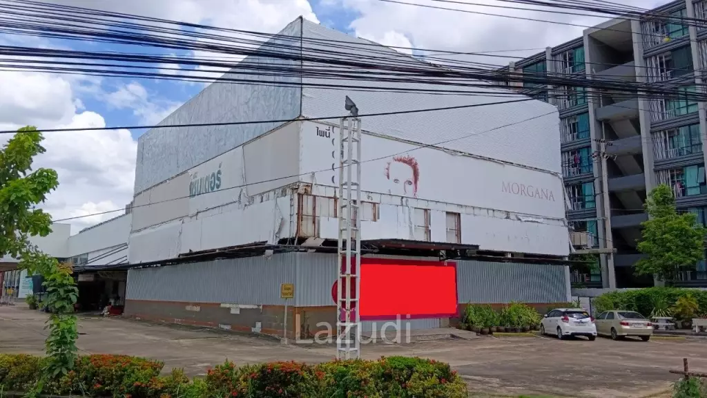 Pink Line Trian Showroom Building for Rent