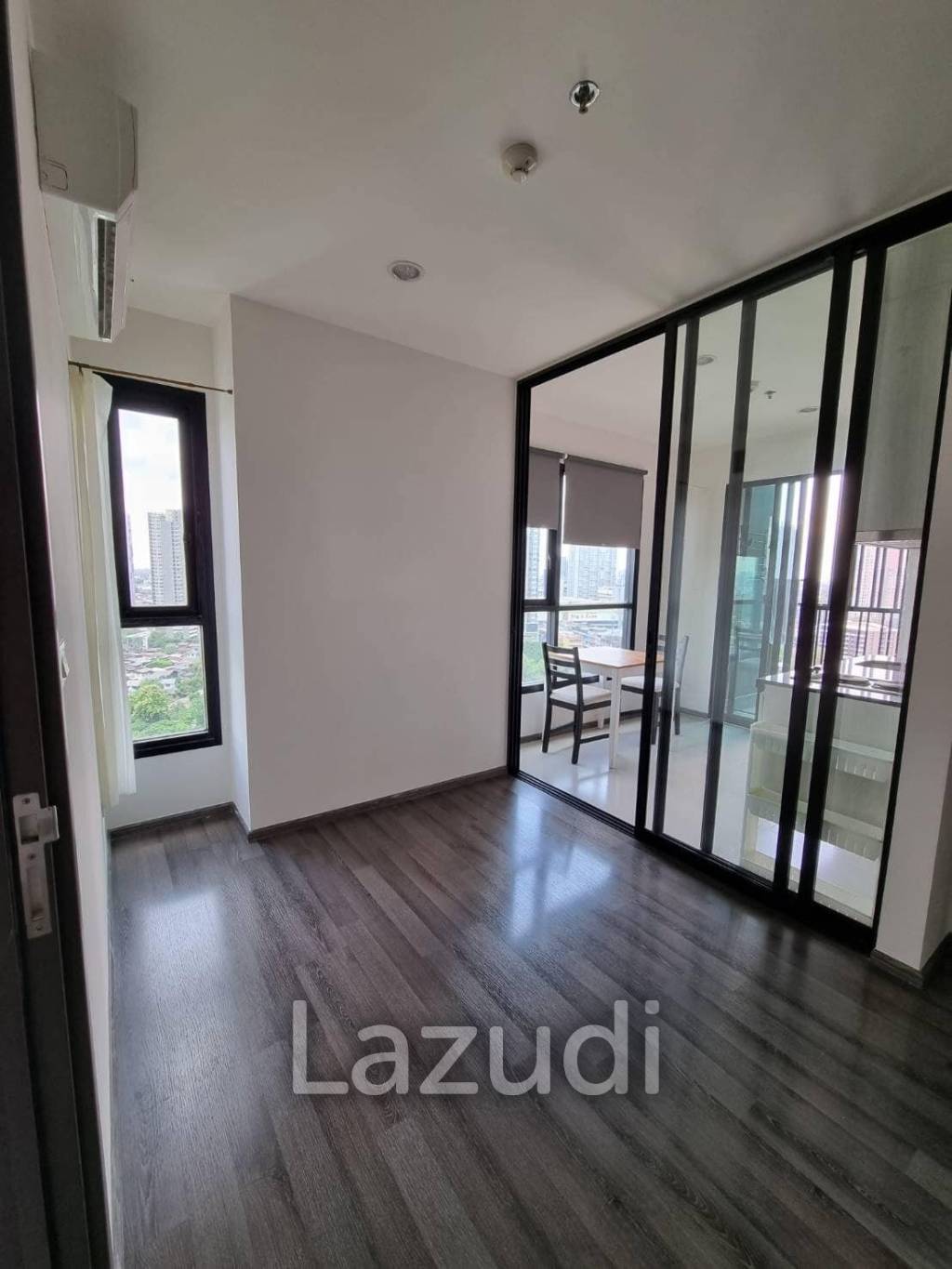 1 Bed 31 SQ.M The Base Park East Sukhumvit 77