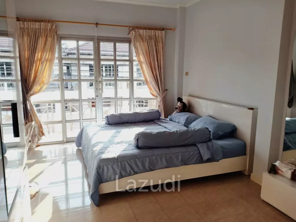Pool Villa for Sale in Chaiyapruek 1
