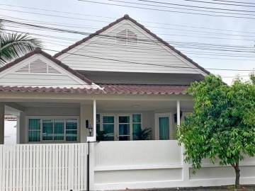 3 Bedrooms house for sale at East Pattaya