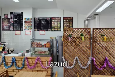 Retail shop for rent in RichPark Triple Station