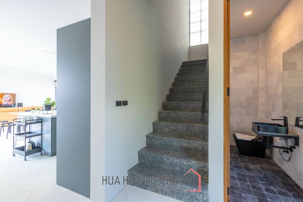 5 Bed 4 Bath 295 SQ.M Phu Montra K.Haad