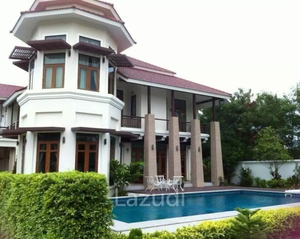 Amazing Royal House 2 Bed 1 Bath For Sale in Chonburi