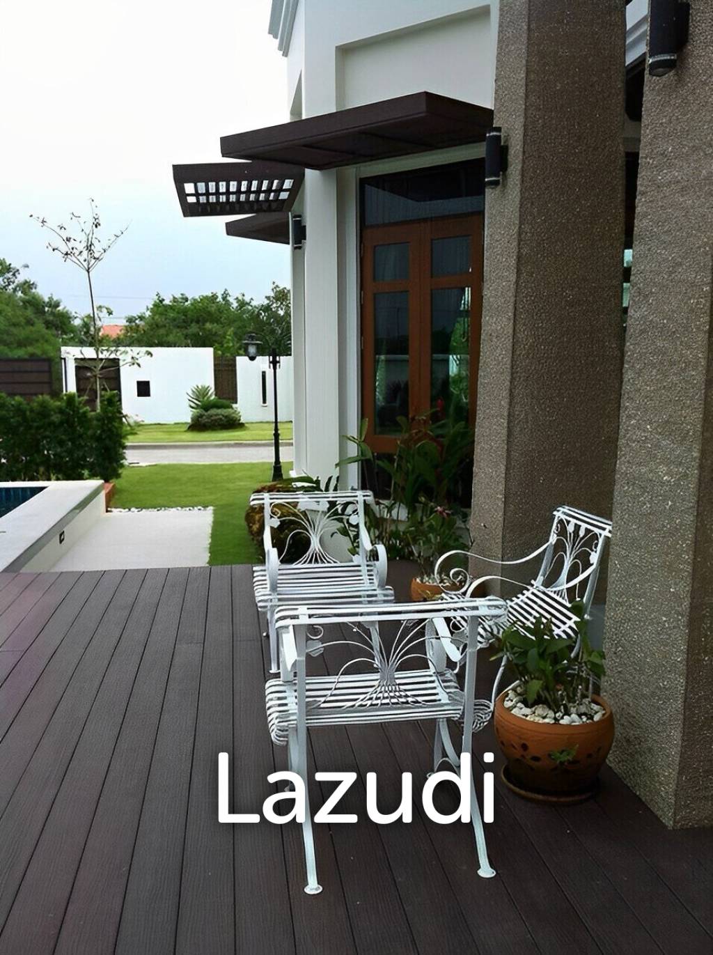 Amazing Royal House 2 Bed 1 Bath For Sale in Chonburi