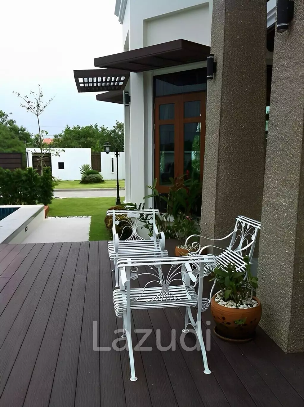 Amazing Royal House 2 Bed 1 Bath For Sale in Chonburi