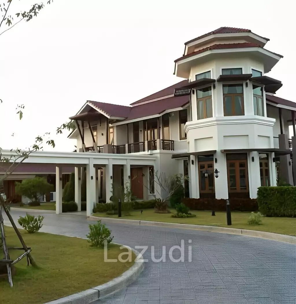Amazing Royal House 2 Bed 1 Bath For Sale in Chonburi