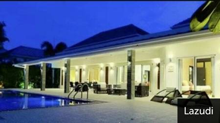 BLACK MOUNTAIN : Luxury 3 Bed Pool Villa on Golf Course