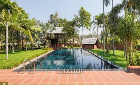 Pool House with large Garden