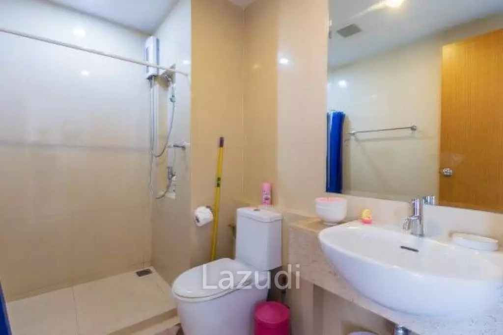 THE BREEZE : Great Value 1 Bed Pool View Condo