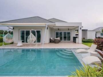 MODA RESIDENCES : Modern Luxury 3 Bed Pool Villa