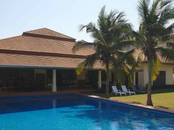 PALM HILLS RESIDENCES : 4 Bed Pool Villa on Golf Course