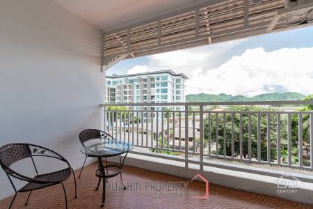 Ready to move in condo with Mountain view, in the heart of the city !