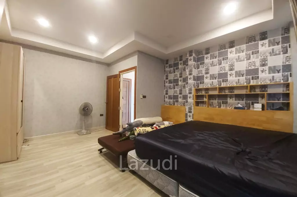 ขายบ้านโมเดิร์น 5 ห้องนอน 2 ชั้นพร้อมสระว่ายน้ำ
