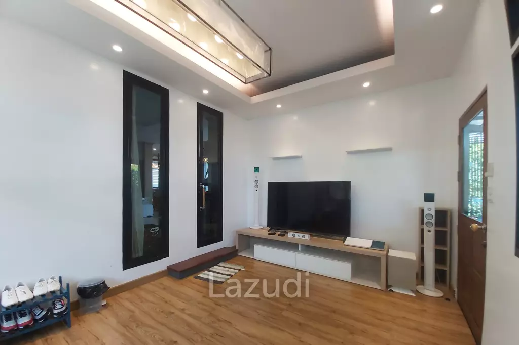 ขายบ้านโมเดิร์น 5 ห้องนอน 2 ชั้นพร้อมสระว่ายน้ำ