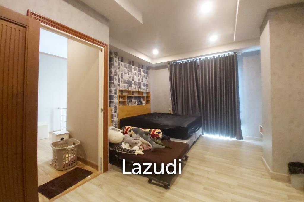 ขายบ้านโมเดิร์น 5 ห้องนอน 2 ชั้นพร้อมสระว่ายน้ำ