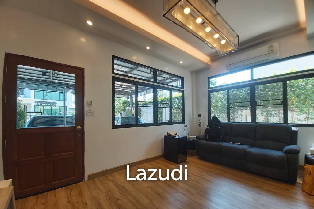 ขายบ้านโมเดิร์น 5 ห้องนอน 2 ชั้นพร้อมสระว่ายน้ำ