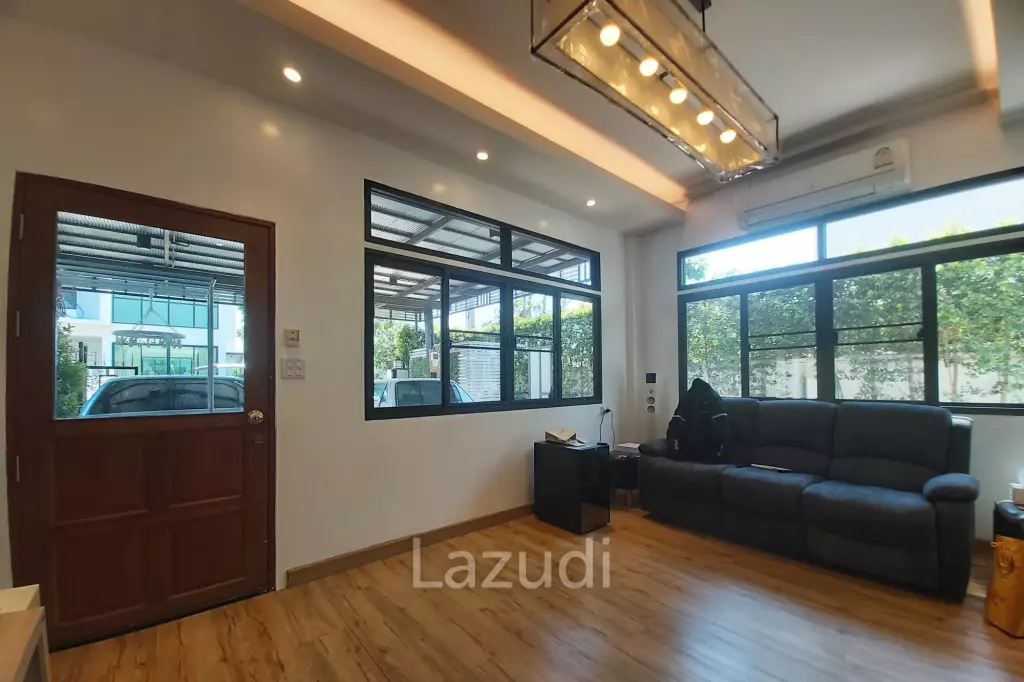 ขายบ้านโมเดิร์น 5 ห้องนอน 2 ชั้นพร้อมสระว่ายน้ำ