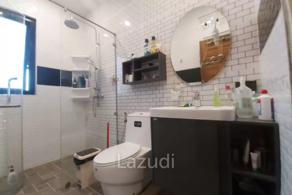 ขายบ้านโมเดิร์น 5 ห้องนอน 2 ชั้นพร้อมสระว่ายน้ำ