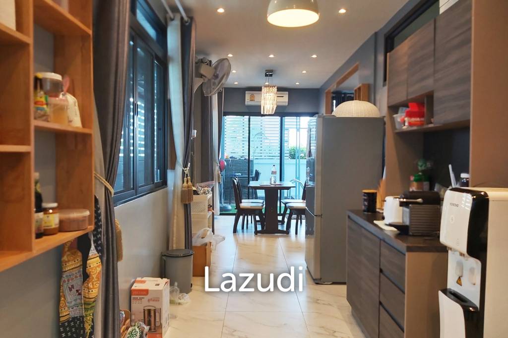 ขายบ้านโมเดิร์น 5 ห้องนอน 2 ชั้นพร้อมสระว่ายน้ำ