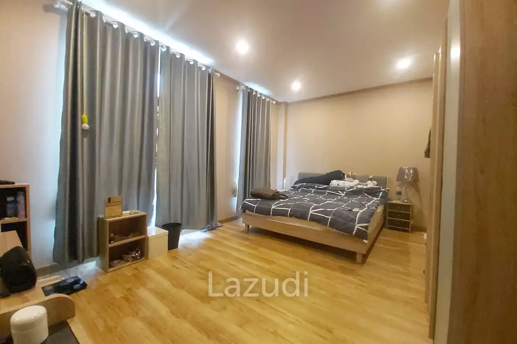 ขายบ้านโมเดิร์น 5 ห้องนอน 2 ชั้นพร้อมสระว่ายน้ำ