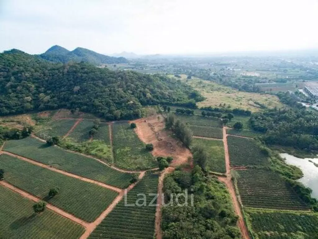 4 Beautiful Land Plots ranging from 4.5M - 5.5M with sea and Mountain views