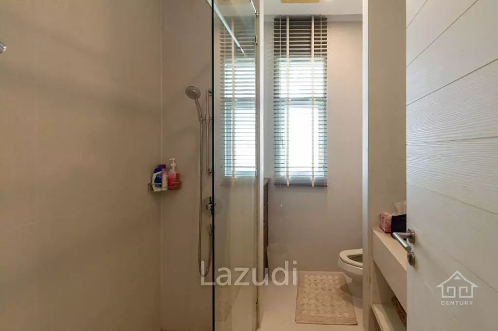BLUE LAGOON : Luxurious 2 storey modern villa close to the beach