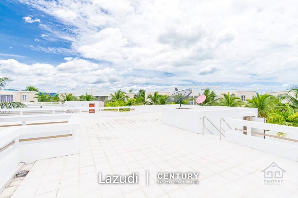 BLUE LAGOON : Luxurious 2 storey modern villa close to the beach