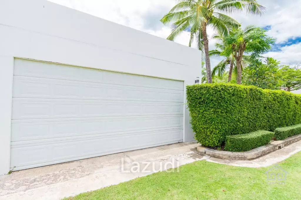 BLUE LAGOON : Luxurious 2 storey modern villa close to the beach