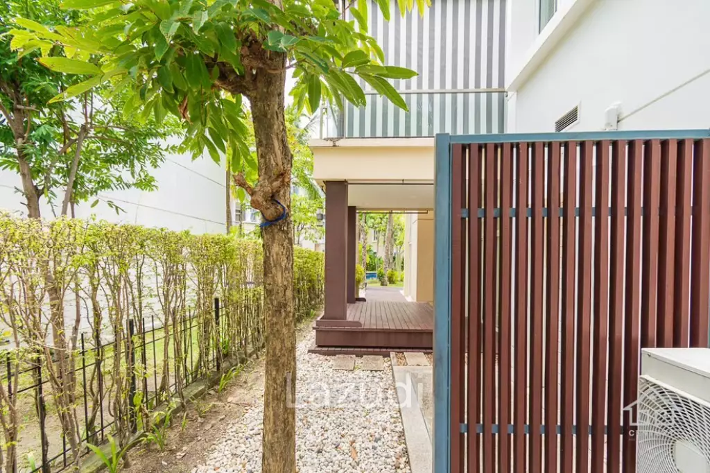 BLUE LAGOON : Luxurious 2 storey modern villa close to the beach