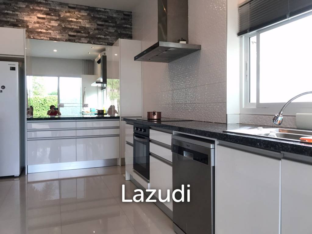 Pool villa for sale in Huay Yai