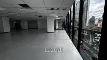 Office For Rent At Ploenchit Center