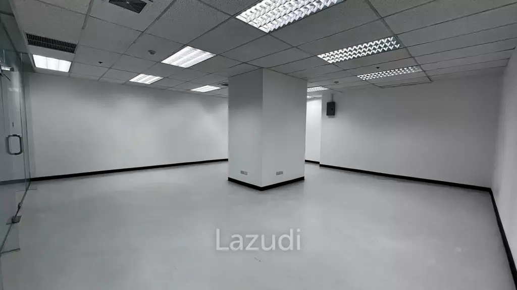 Office For Rent At Ploenchit Center