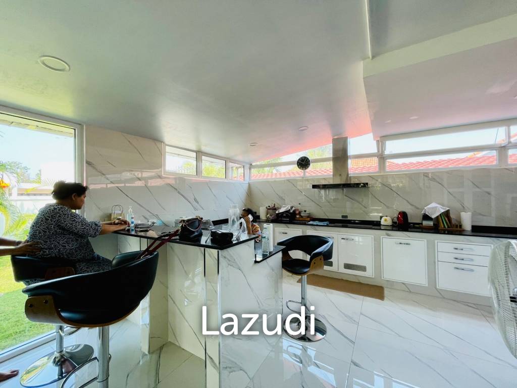 Pool Villa for Sale in Soi Siam