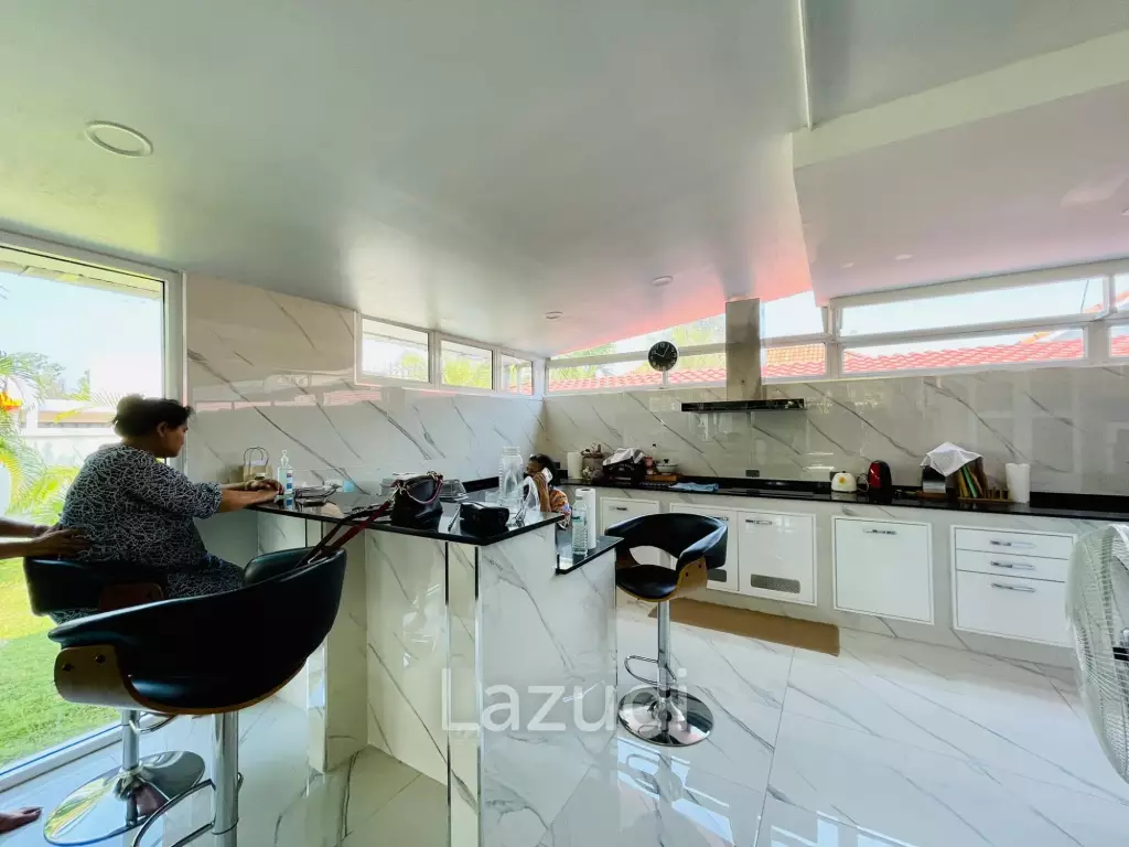 Pool Villa for Sale in Soi Siam