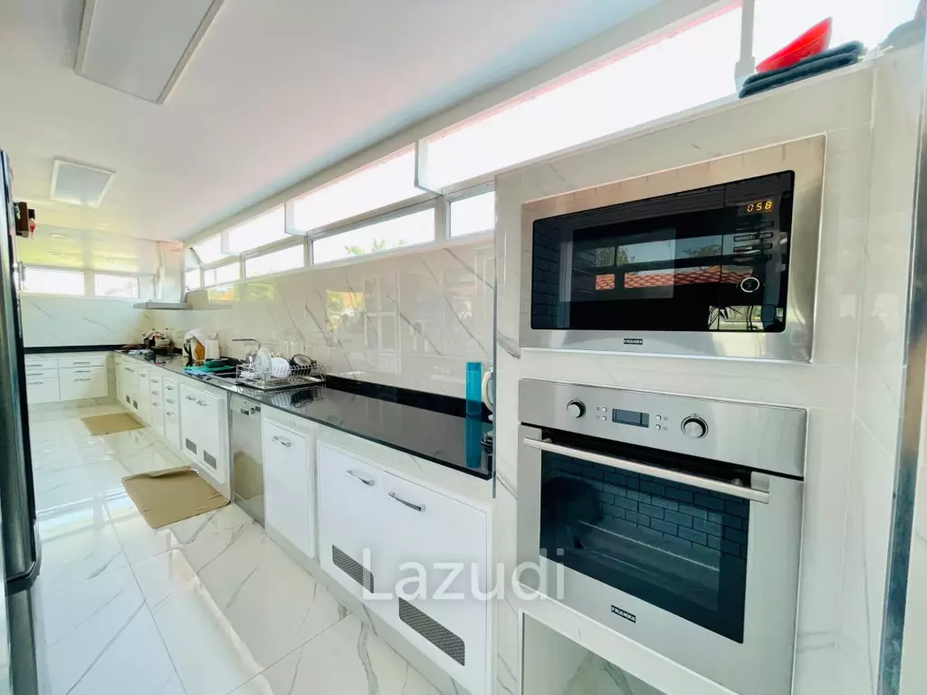 Pool Villa for Sale in Soi Siam