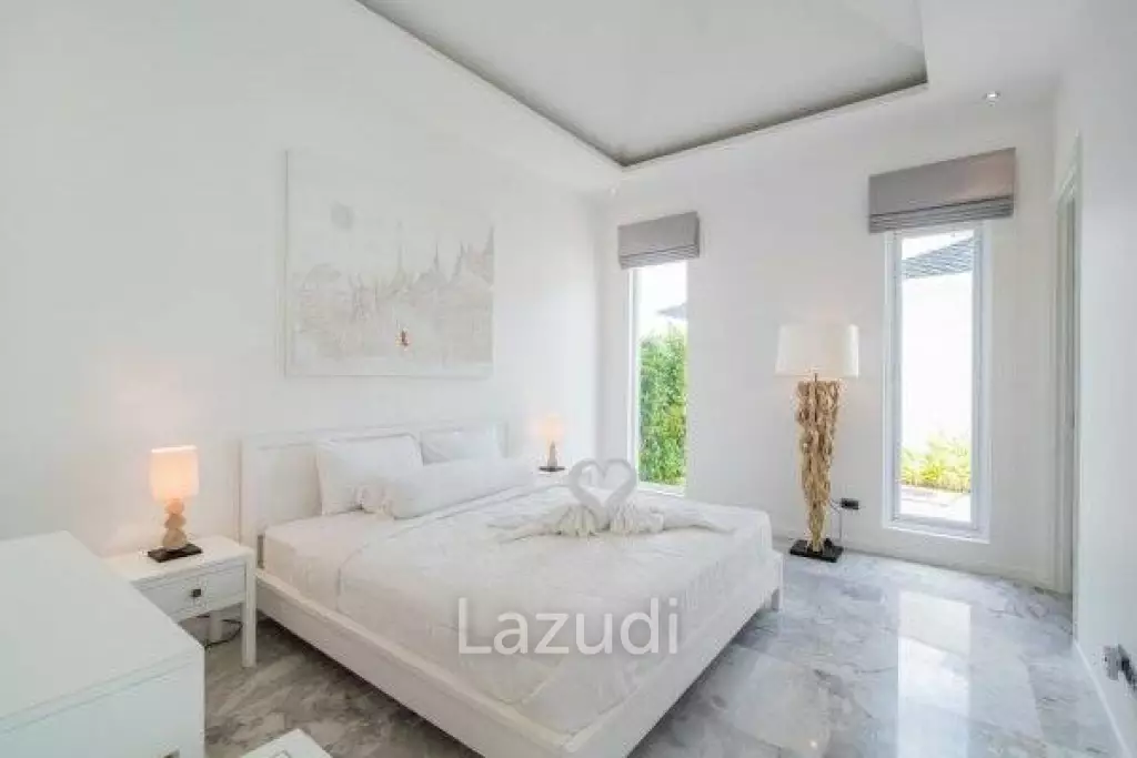 FALCON HILL : Modern 4 Bedroom Pool Villa