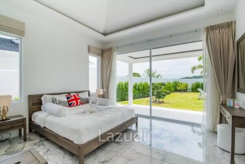 FALCON HILL : Modern 4 Bedroom Pool Villa