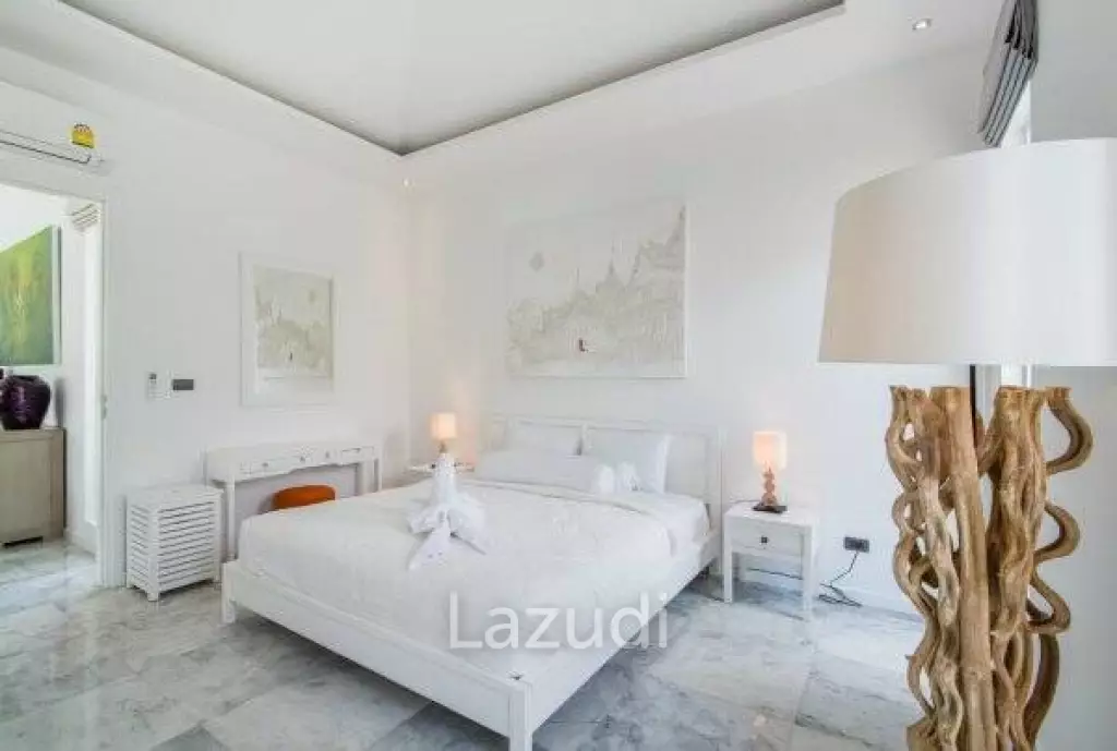 FALCON HILL : Modern 4 Bedroom Pool Villa
