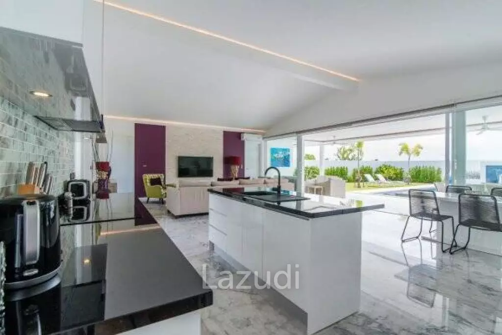 FALCON HILL : Modern 4 Bedroom Pool Villa