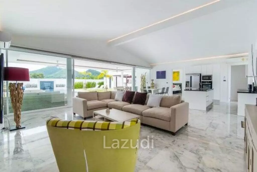 FALCON HILL : Modern 4 Bedroom Pool Villa