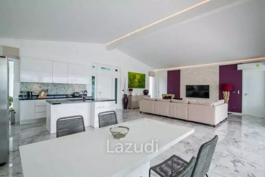 FALCON HILL : Modern 4 Bedroom Pool Villa