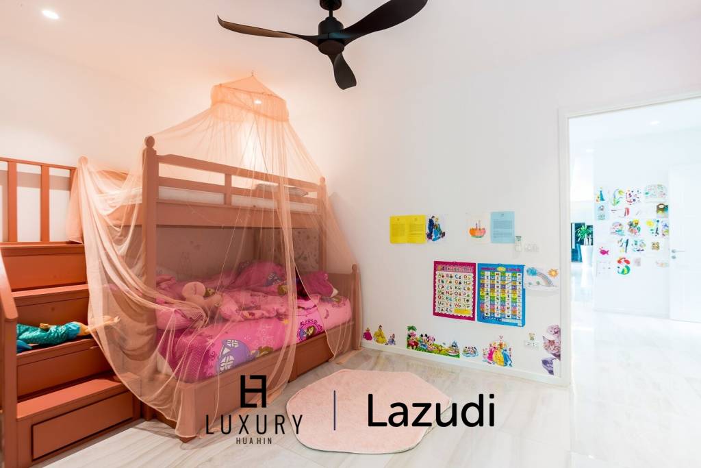 1,136 ตร.ม 4 เตียง 4 อาบน้ำ วิลล่า For ขาย