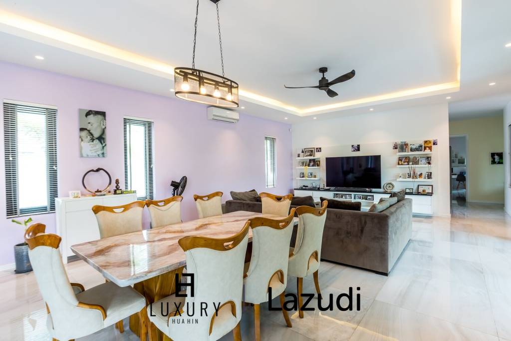 1,136 ตร.ม 4 เตียง 4 อาบน้ำ วิลล่า For ขาย