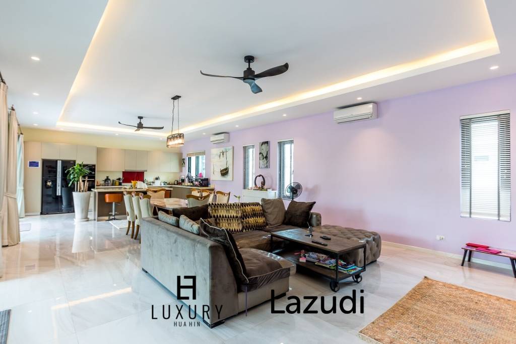 1,136 ตร.ม 4 เตียง 4 อาบน้ำ วิลล่า For ขาย