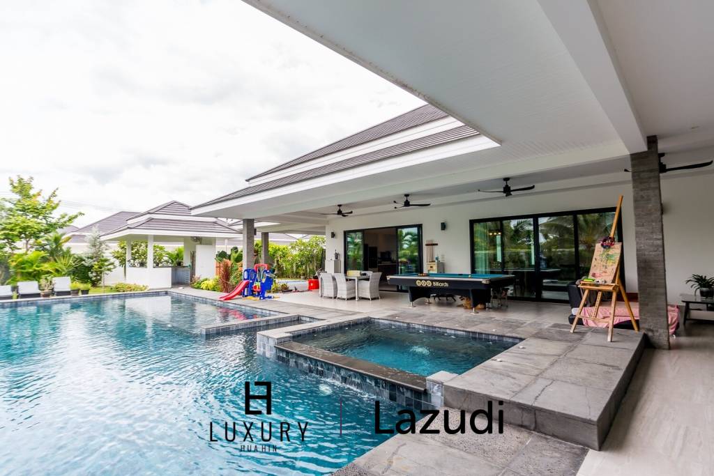 1,136 ตร.ม 4 เตียง 4 อาบน้ำ วิลล่า For ขาย