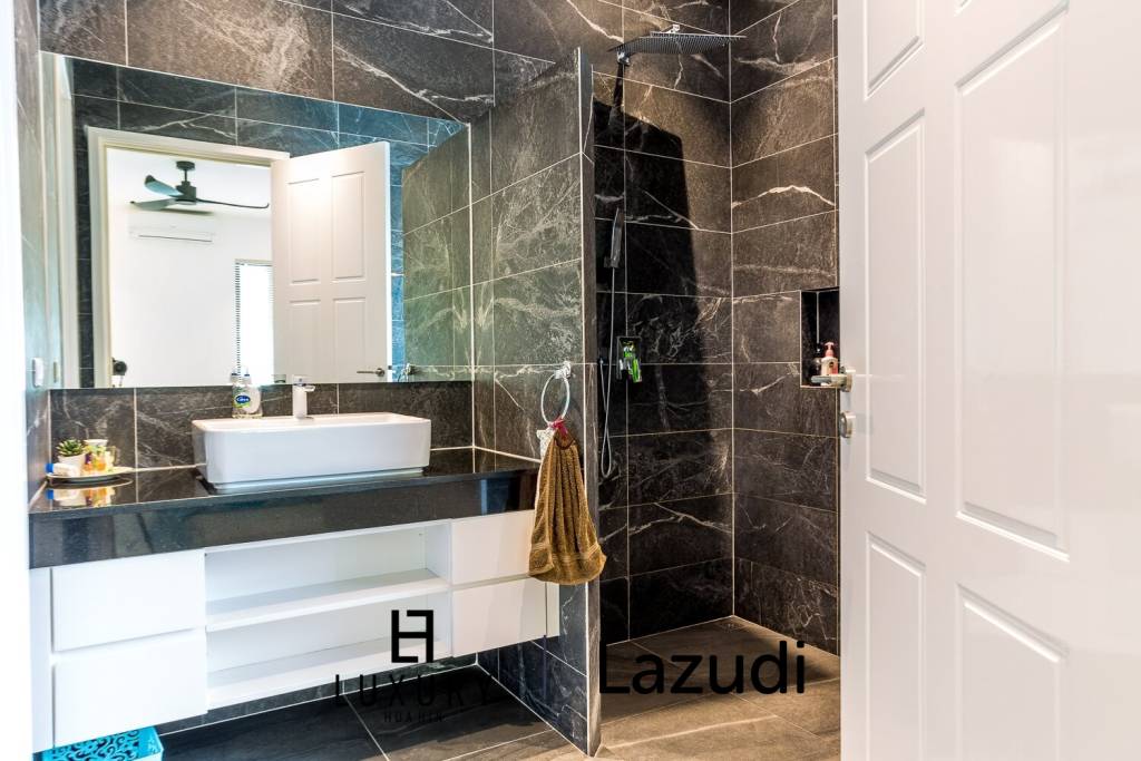 1,136 ตร.ม 4 เตียง 4 อาบน้ำ วิลล่า For ขาย