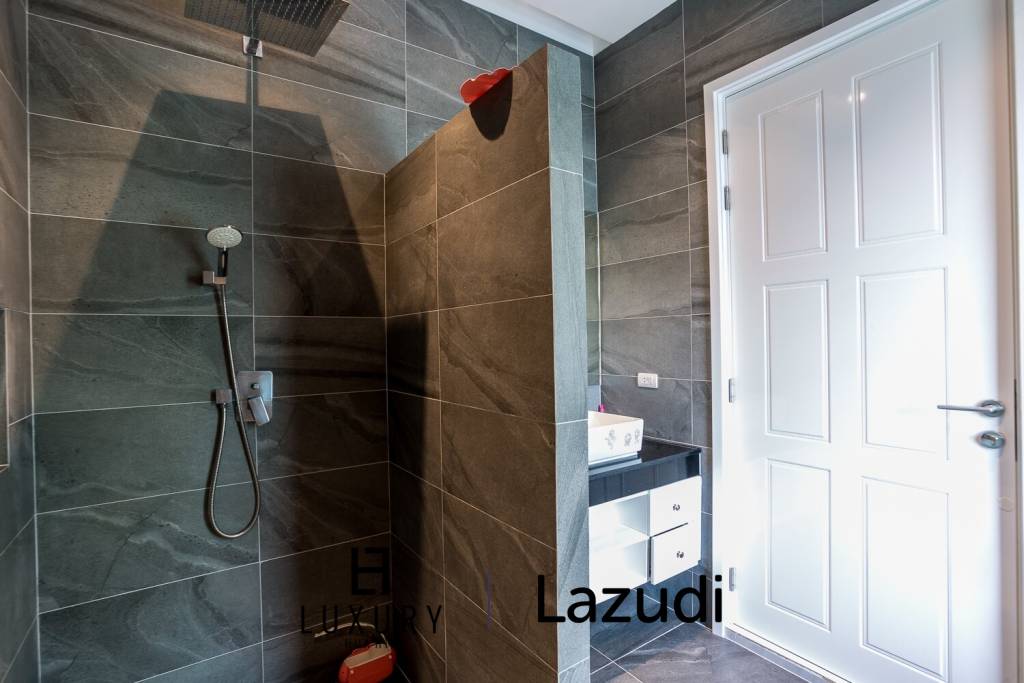 1,136 ตร.ม 4 เตียง 4 อาบน้ำ วิลล่า For ขาย