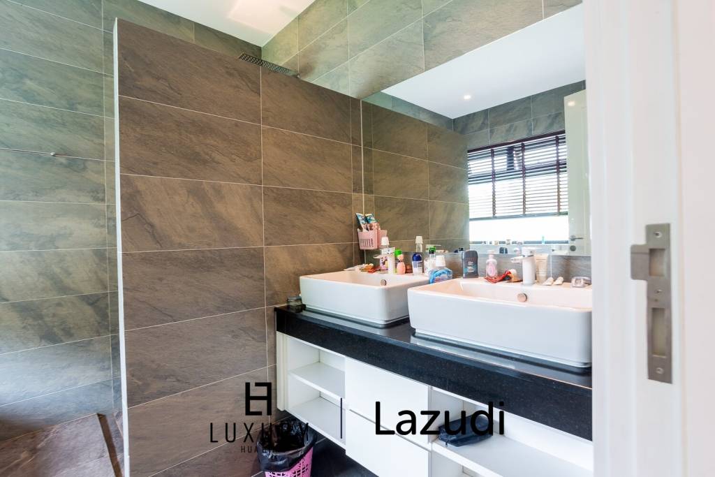 1,136 ตร.ม 4 เตียง 4 อาบน้ำ วิลล่า For ขาย